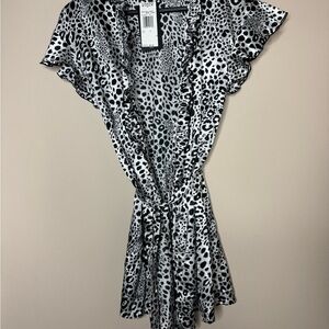 Cinema Etoile Snow Leopard Babydoll Wrap